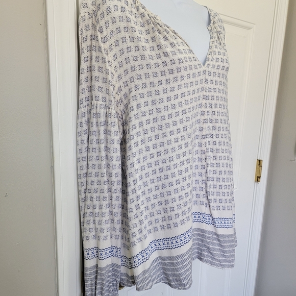GAP White Blue Print Flowy V Neck Long Sleeve Women's Blouse Casual Size XL - Picture 3 of 10